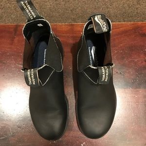 BLUNDSTONE 550 BOOTS BRAND NEW